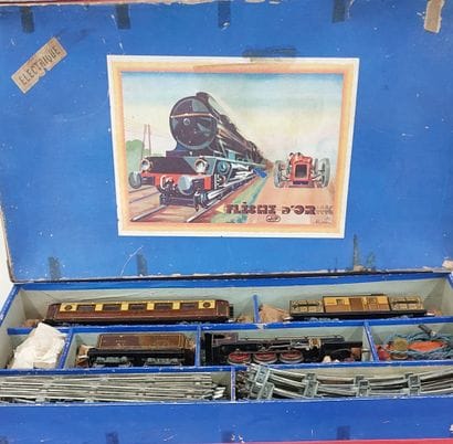 JEP - Coffret FLÈCHE D’OR comprenant locomotive...