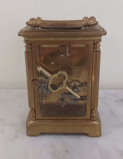 REVEIL DE VOYAGE en bronze, laiton et verre...