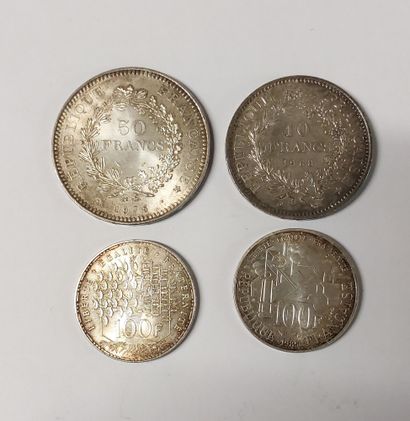 LOT OF SILVER PIECES including : 

- 1 piece...