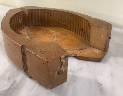 SMALL BERCEAU in natural wood 

L : 85 cm...