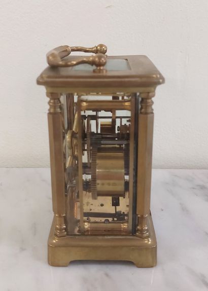 REVEIL DE VOYAGE en bronze, laiton et verre...