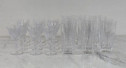 LOT including : 

- VILLEROY & BOCH,12 crystal...