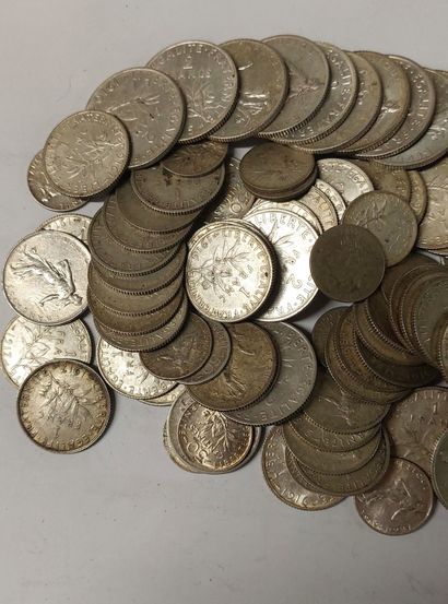 LOT de pièces en argent comprenant : 

-...