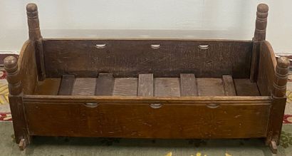 SMALL BERCEAU in natural wood 

L : 85 cm...