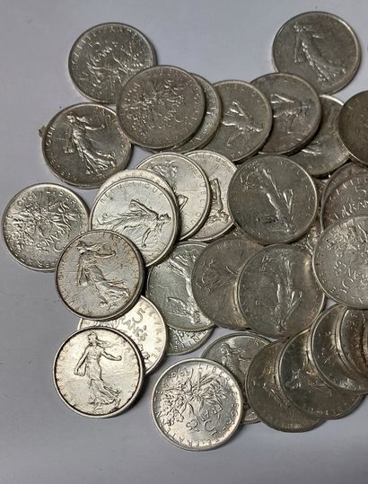LOT de pièces en argent comprenant : 

-...