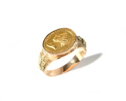 The Duke of Angouleme.
18k yellow gold cabochon...