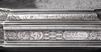 SILVER TABATIERE, oblong shape, molded edges.
Engraved...