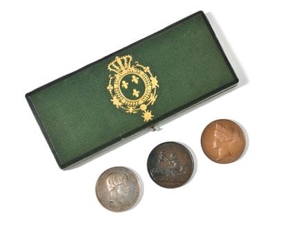 SET OF THREE MEDALS:
- Henri de France