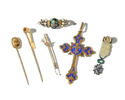 SET INCLUDING :
A silver, vermeil, pearl...