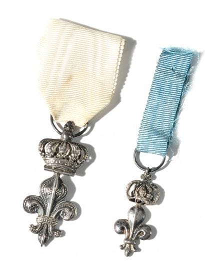 FRANCE
LILY DECORATION
Two lilies under a...