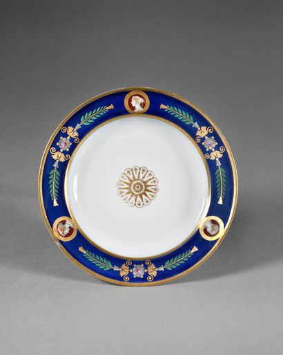 PARIS
Porcelain plate from the service of...