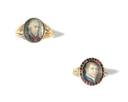 Oval ring in 18k yellow gold.
Bezel adorned...