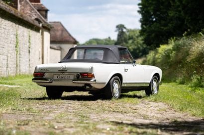 1963 Mercedes-Benz 230 SL 