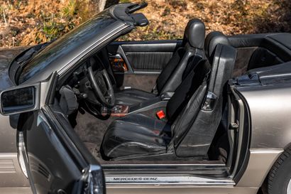 1994 Mercedes-Benz SL 320
Chassis: WDB1290631F09045
French...