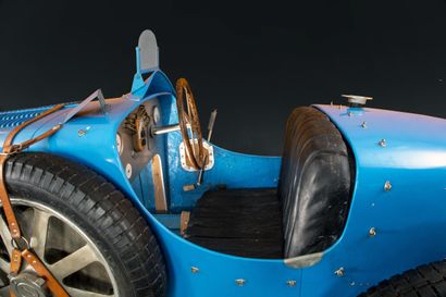 BUGATTI: 1:1 resin model of a Bugatti Type...