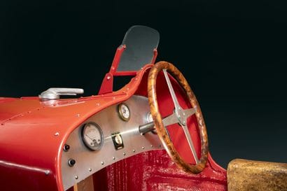 ALFA ROMEO: 1:1 resin model of an Alfa Romeo...