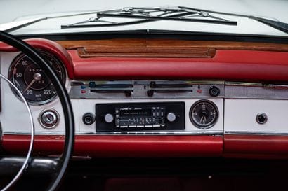 1963 Mercedes-Benz 230 SL 