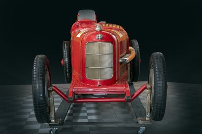 ALFA ROMEO: 1:1 resin model of an Alfa Romeo...