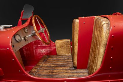 ALFA ROMEO: 1:1 resin model of an Alfa Romeo...