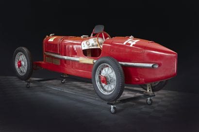 ALFA ROMEO: 1:1 resin model of an Alfa Romeo...