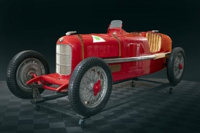 ALFA ROMEO: 1:1 resin model of an Alfa Romeo...