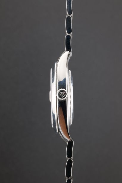 ROLEX
Datejust
Réf : 126300
Vers : 2000.
Boîtier...