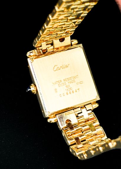 CARTIER
Tank obus
Réf : 1630
Vers : 1990.
Boîtier...