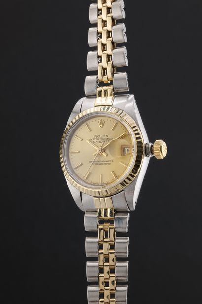ROLEX
DateJust 
Réf : 6917
Vers : 1975.
Boîtier...