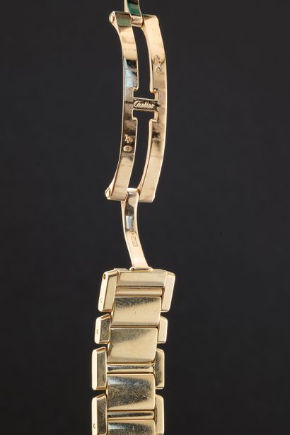 CARTIER
Tank Francaise
Réf : 2385
Vers :...