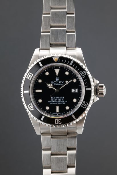 ROLEX
Sea Dweller
Réf : 16660
Vers : 1982.
Boitier...