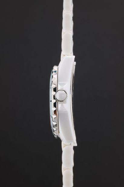 CHANEL
J12
Réf : 38779
Vers : 2005.
Boîtier...