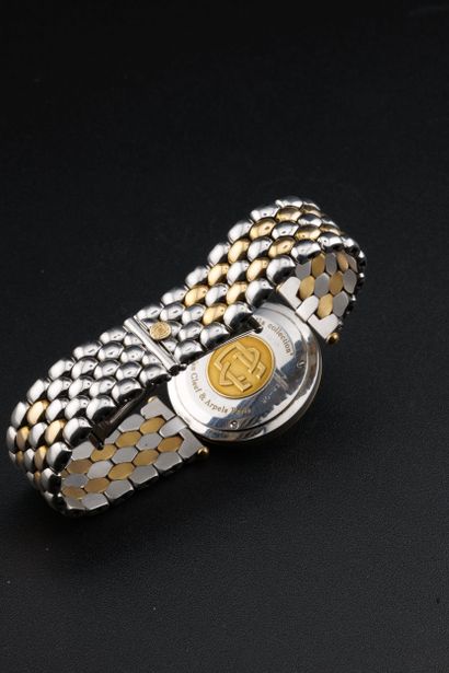VAN CLEEF ARPELS
Circa: 2000.
Case: round...