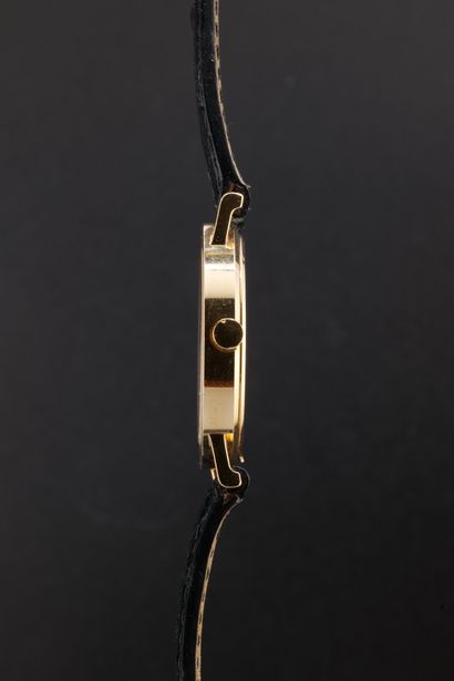 BULGARI
Ref : BB 33 GOLD 
Circa: 2000.
Case:...