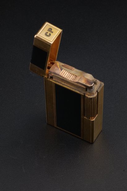 DUPONT 
BRIQUET 
Ref : 10DEZ08
Black Chinese...