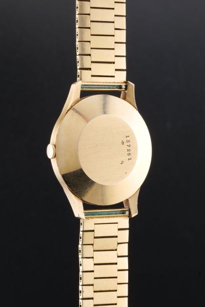 JAEGER LECOULTRE 
Ref : 157261
Circa: 1960.
Case:...