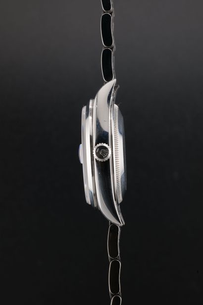 ROLEX
Oyster Date
Ref : 15200
Circa: 1996.
Case:...