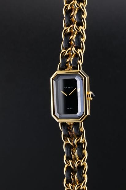 CHANEL
My first L
Ref : 1987
Circa: 1987.
Case:...