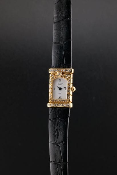 VAN CLEEF ARPELS
Ladies' watch
Circa: 1990.
Case:...