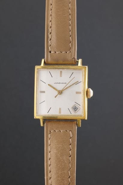 JUNGHANS
Circa: 1960.
Case: square in gilded...