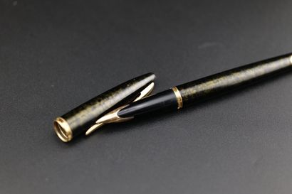 WATERMAN
Fountain pen
750/1000 yellow gold...
