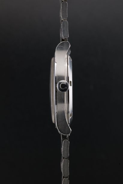 OMEGA
Geneva
Ref : 166.0173
Circa: 1970
Case:...