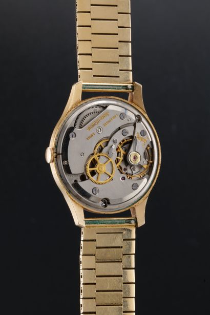 JAEGER LECOULTRE 
Ref : 157261
Circa: 1960.
Case:...