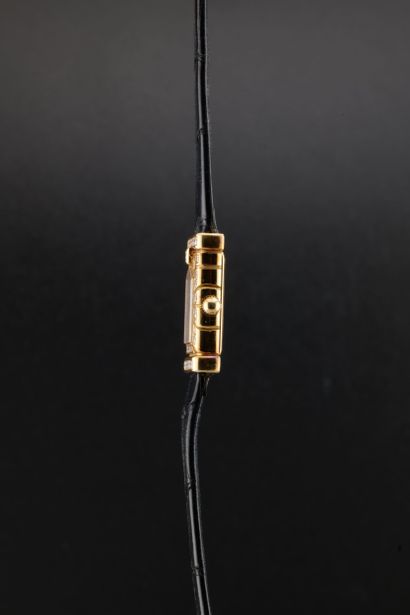 VAN CLEEF ARPELS
Ladies' watch
Circa: 1990.
Case:...