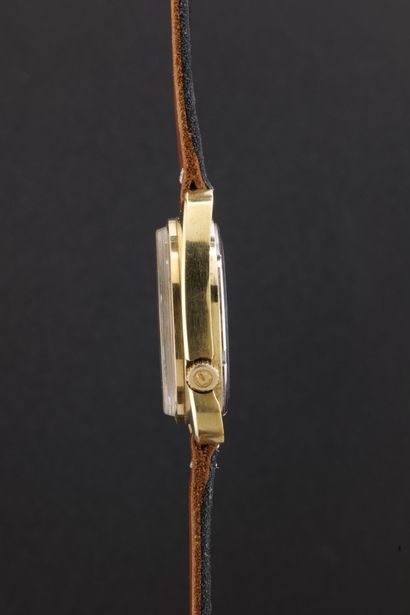 BULOVA
Accutron
Ref : 1-927577
Circa: 1975.
Case:...