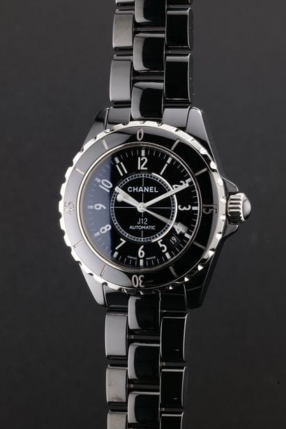 CHANEL
J12
Ref : J.R.15905
Circa: 2010.
Case:...