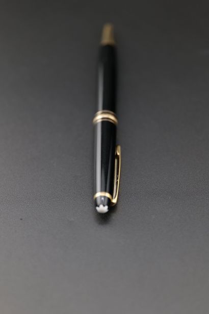 MONT BLANC
Ballpoint pen
Ref : XR1419586
Set...
