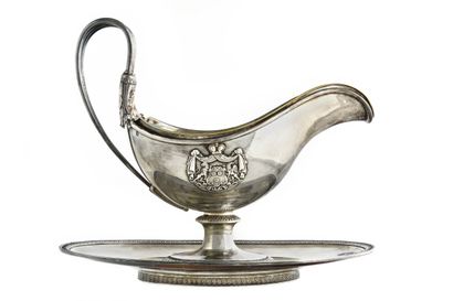 ARENBERG family

Sauce boat and its silver...