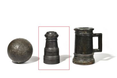Fire pot
round, cast-iron, with beaded mouth...