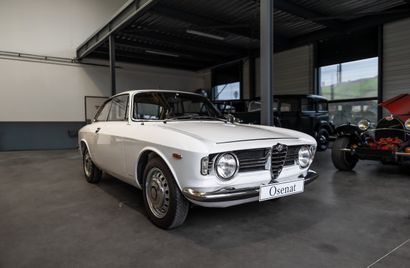 1967 Alfa Romeo Giulia Sprint GT Veloce
Sans...