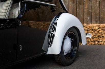 1954 Renault 4CV PIE 
•	Numéro de série :...
